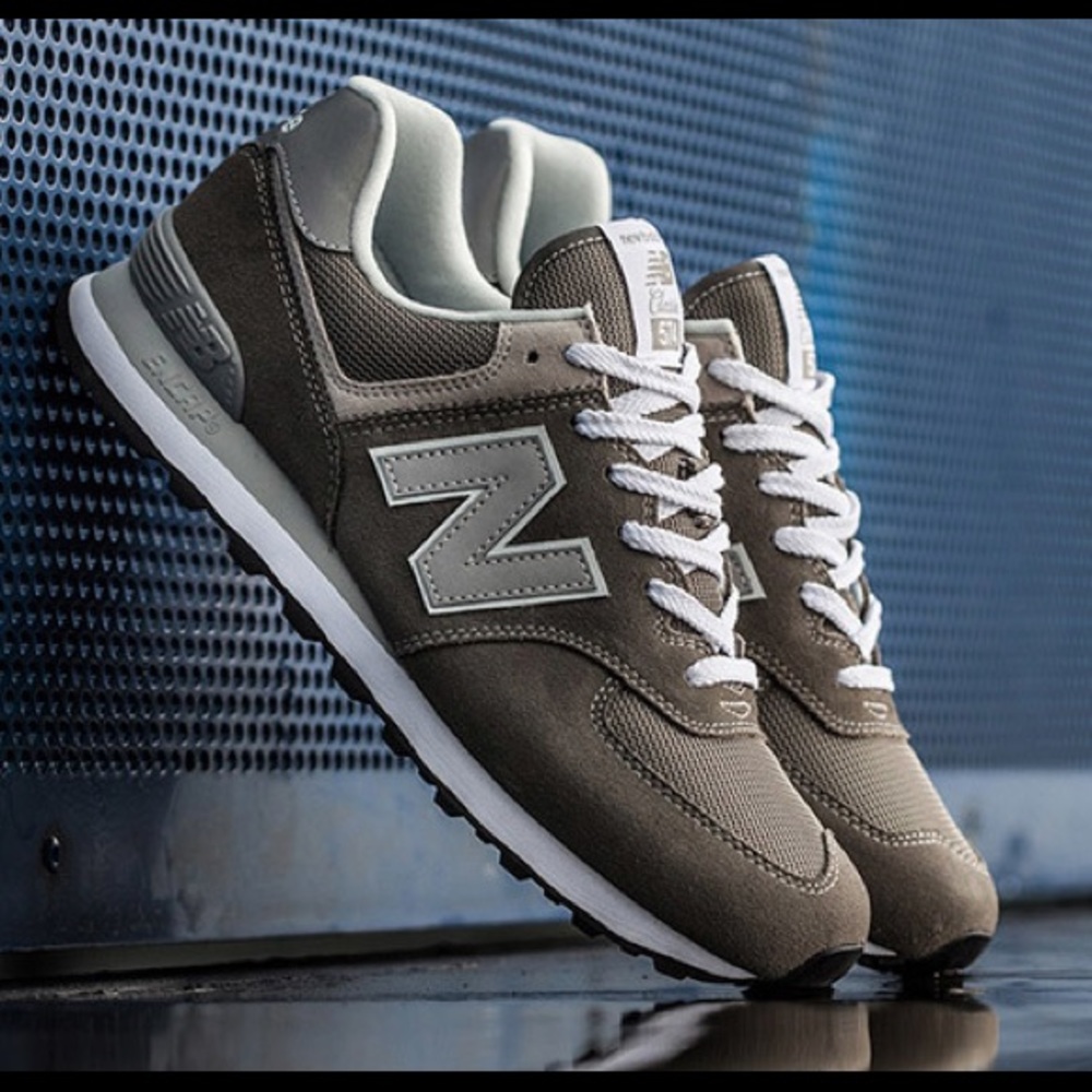 Woman’s New Balance Original Grey shoes